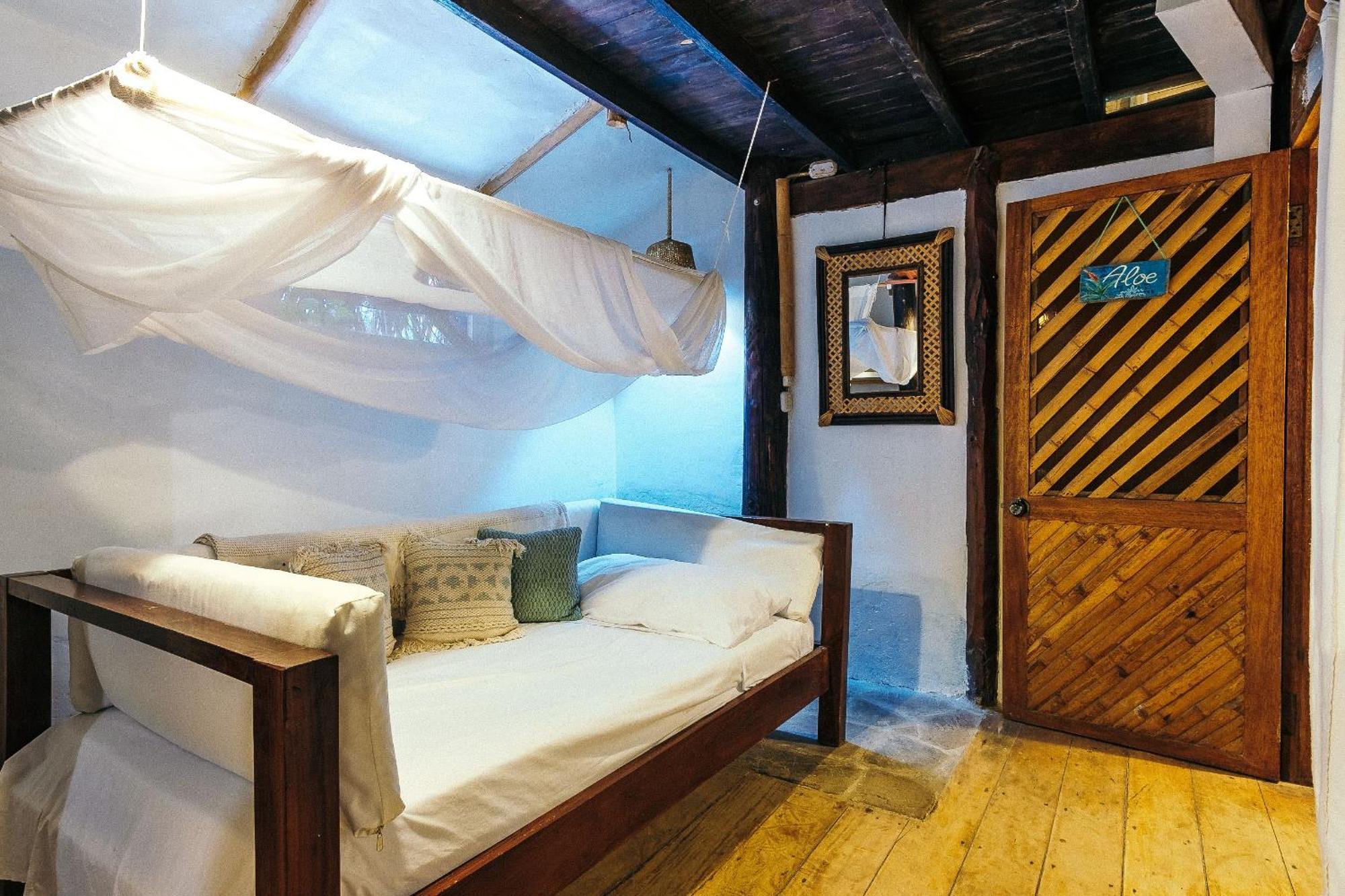 La Maison Eco House & Yoga Mancora Exterior photo